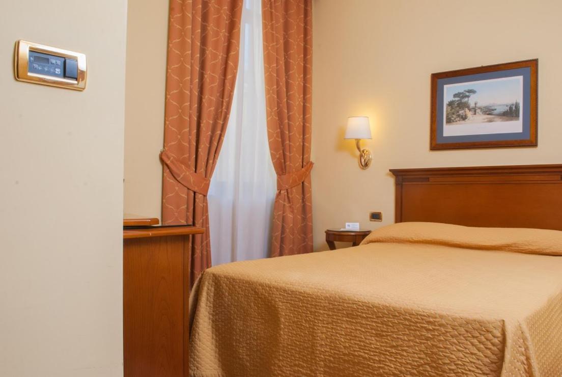 Le Cheminee Business Hotel Napoli Buitenkant foto
